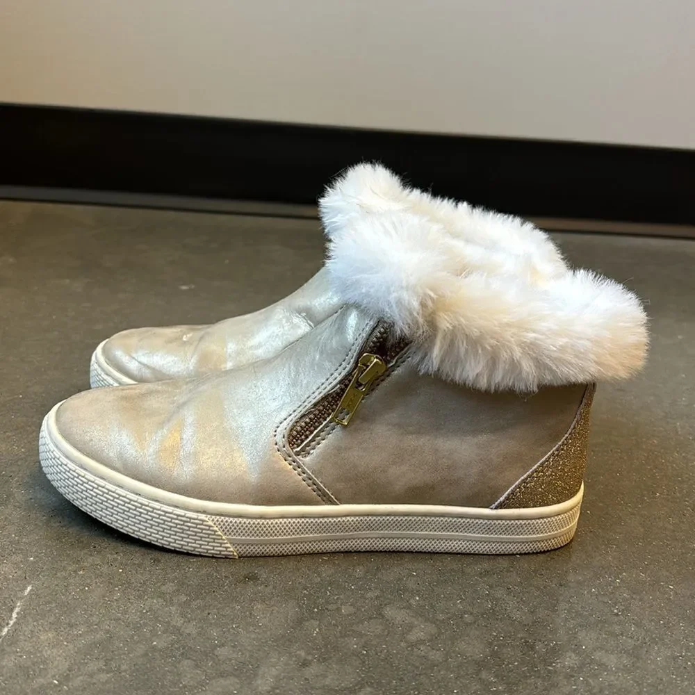 The children’s place sneakers gold glitter 3 faux fur